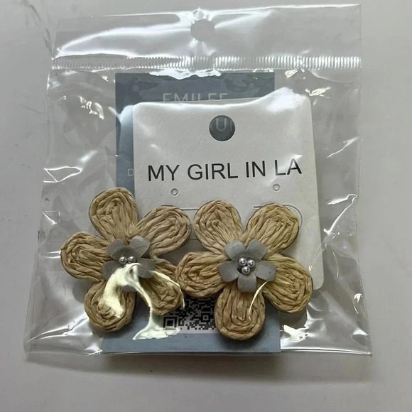 My Girl in LA Earrings for Pierced Ears. - Picture 2 of 5